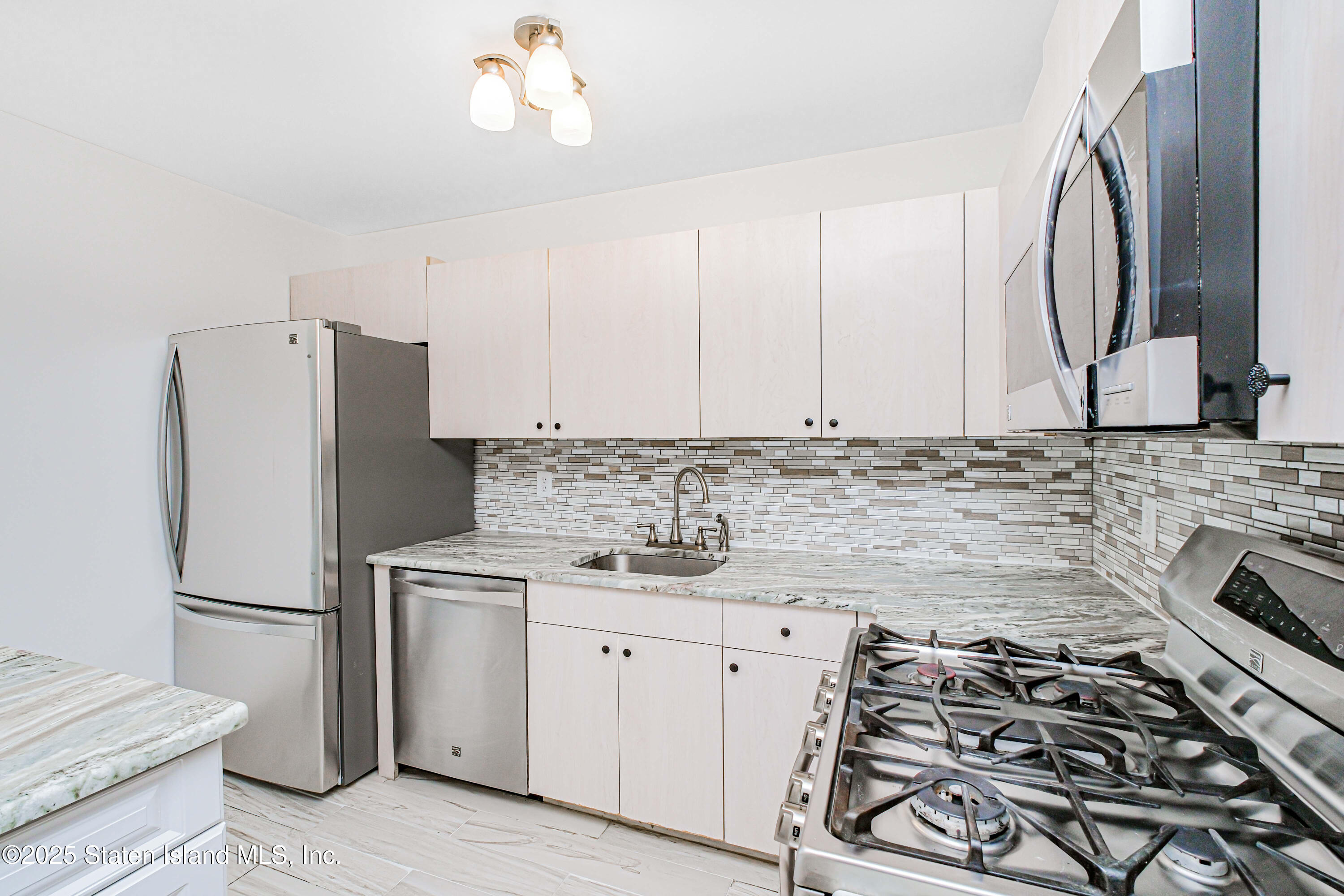 330 Skyline Drive #H, Staten Island, New York image 13