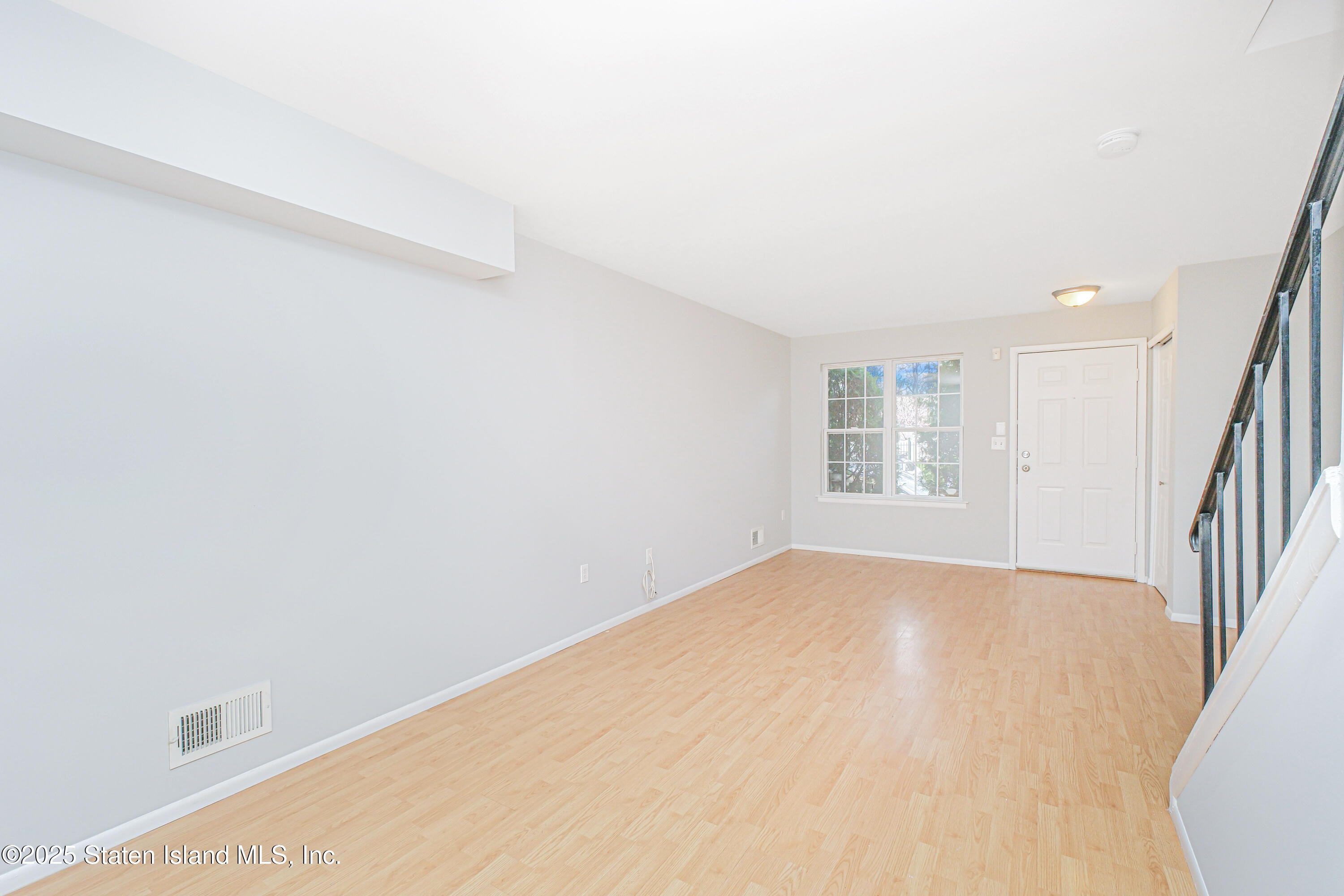 330 Skyline Drive #H, Staten Island, New York image 8