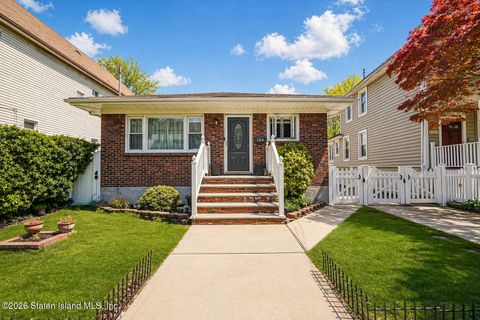Photo of 155 Dubois Avenue, Staten Island, NY 10310 (MLS # 2602225)