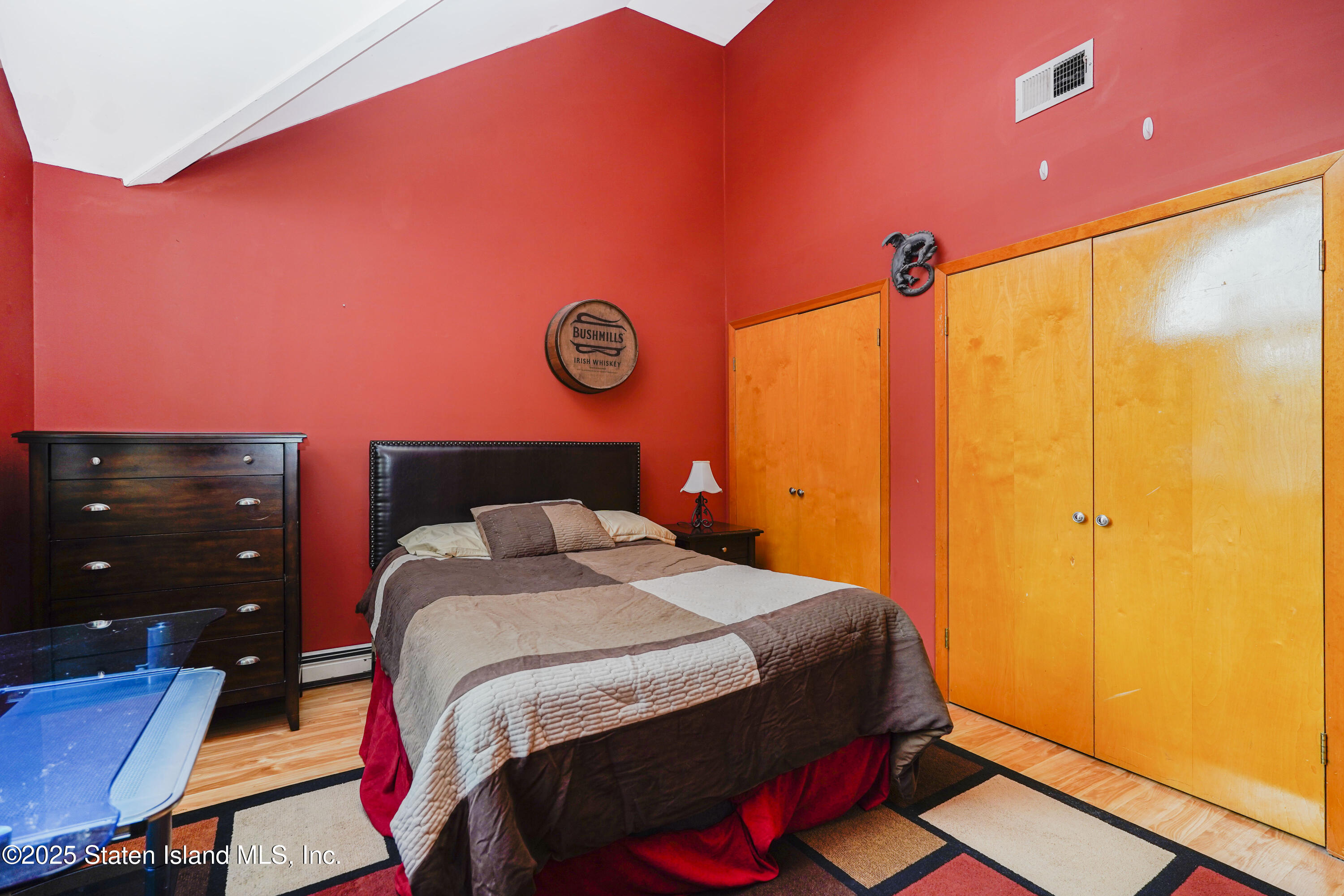 Staten Island, New York 10304, United States, 5 Bedrooms Bedrooms, ,2 BathroomsBathrooms,Residential,Pending,151085