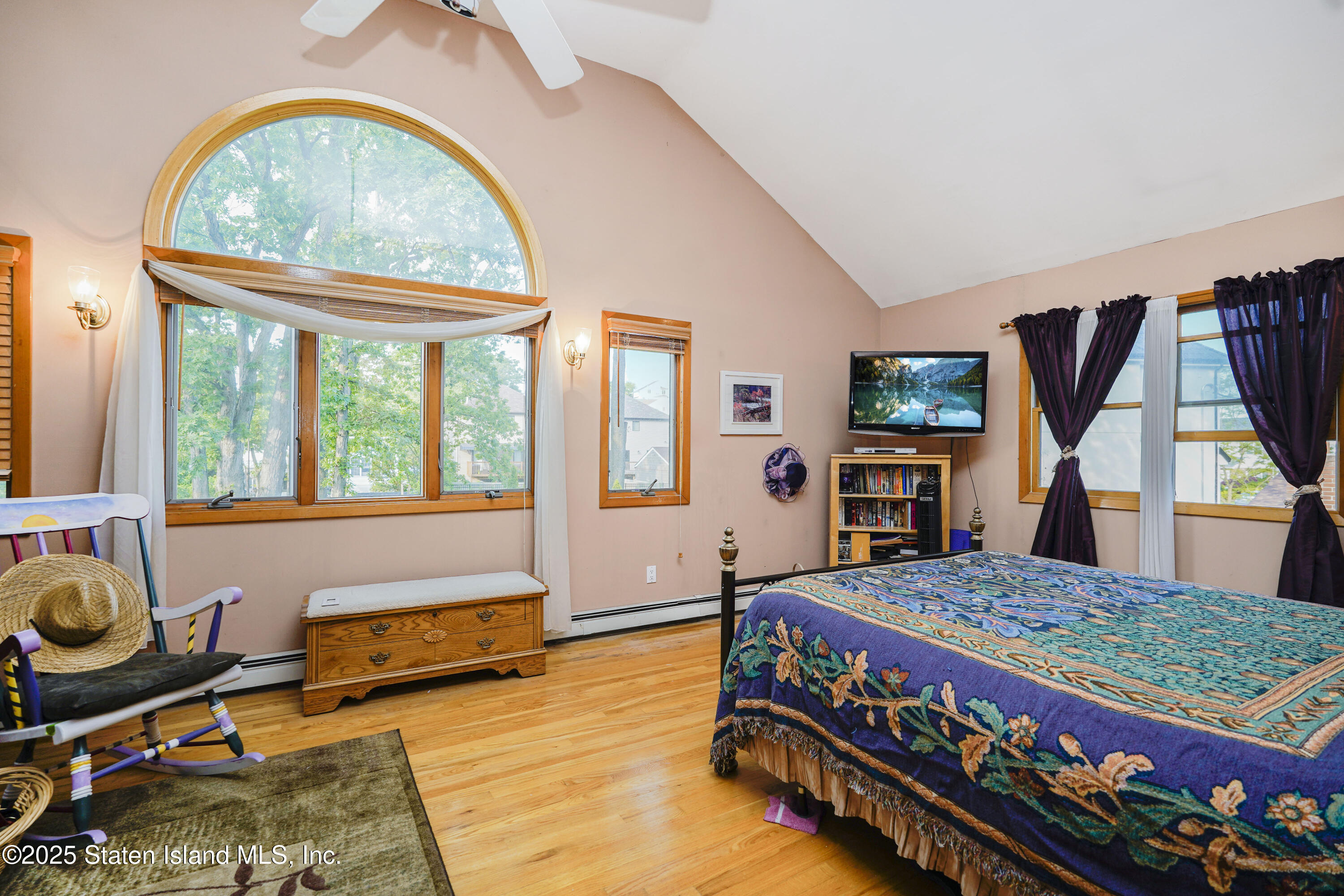 Staten Island, New York 10304, United States, 5 Bedrooms Bedrooms, ,2 BathroomsBathrooms,Residential,Pending,151085