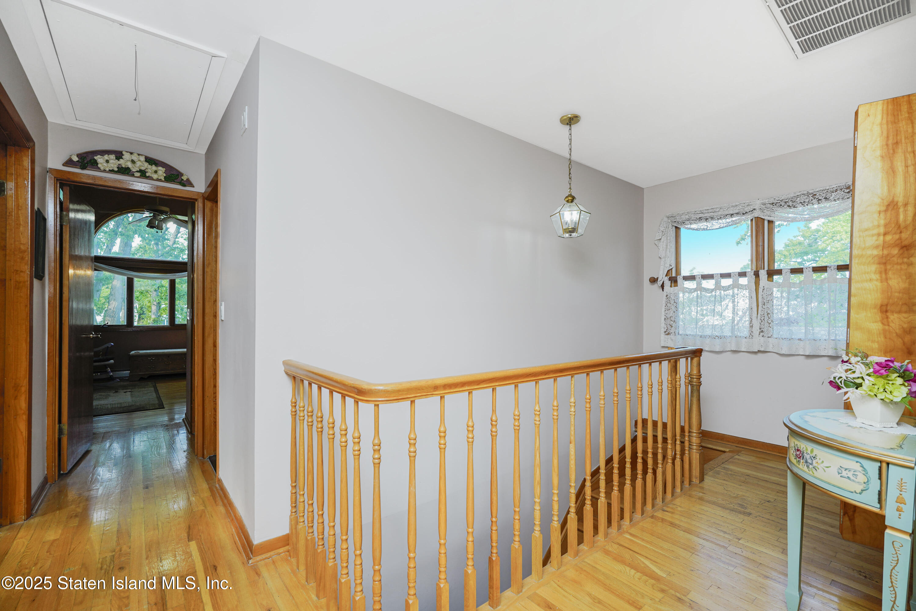 Staten Island, New York 10304, United States, 5 Bedrooms Bedrooms, ,2 BathroomsBathrooms,Residential,Pending,151085