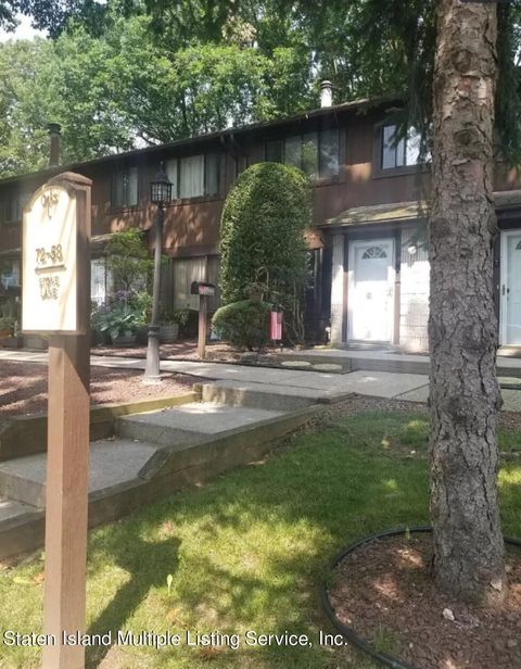 Photo of 60 Stone Lane, Staten Island, NY 10314 (MLS # 1165907)