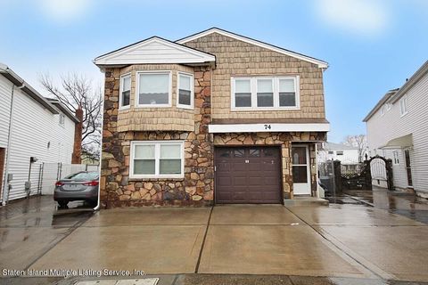Photo of 74 Nostrand Avenue, Staten Island, NY 10314 (MLS # 1160794)