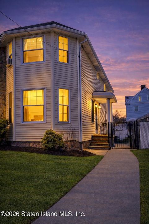 Photo of 107 Liberty Avenue, Staten Island, NY 10304 (MLS # 2600945)