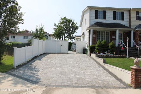 Photo of 2 Token Street, Staten Island, NY 10312 (MLS # 2406010)