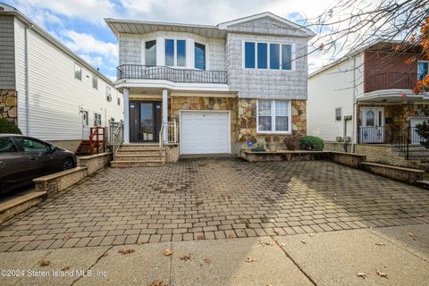 Photo of 41 Fraser Street, Staten Island, NY 10314 (MLS # 2406325)