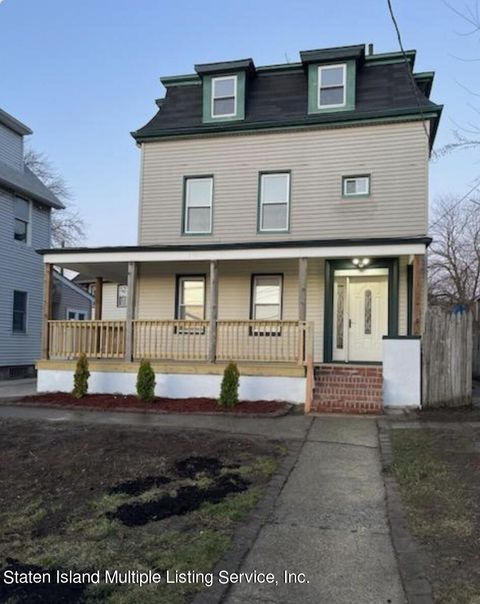 Photo of 359 Clove Road, Staten Island, NY 10310 (MLS # 1160328)