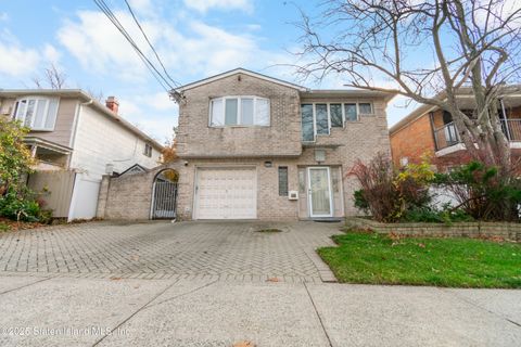 Photo of 16 Ismay Street, Staten Island, NY 10314 (MLS # 2506832)