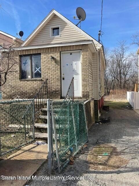 Photo of 72 Holland Avenue, Staten Island, NY 10303 (MLS # 2400932)