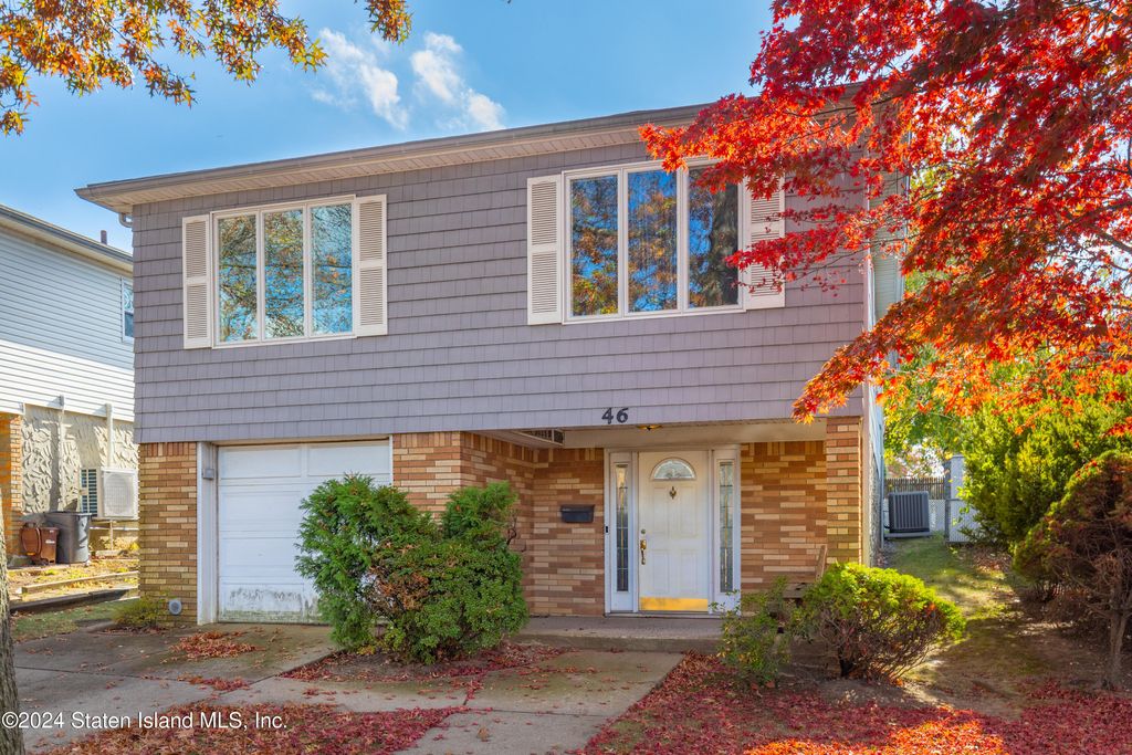 Photo of 46 Mcdonald Street, Staten Island, NY 10314 (MLS # 2406209)