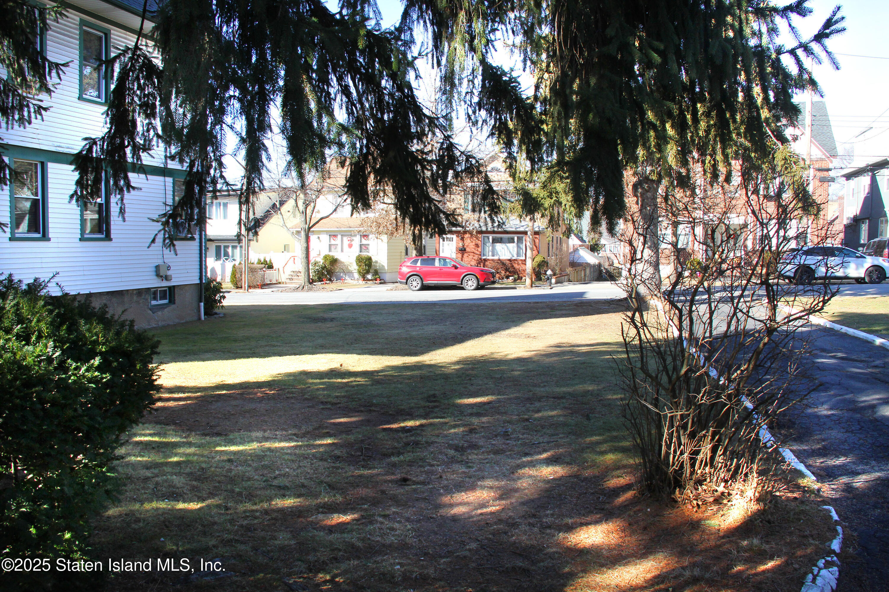 156 Van Cortlandt Avenue, Staten Island, New York image 3