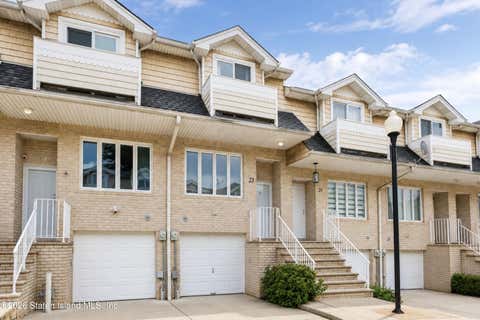 Townhouse For Sale - 23 Navigator Court<br/> Staten Island, NY 10309