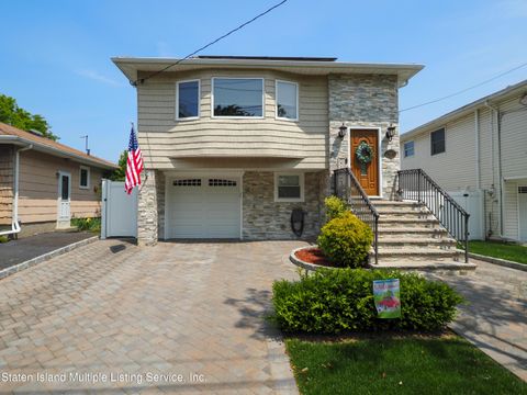 Photo of 37 Ellsworth Avenue, Staten Island, NY 10312 (MLS # 1162005)