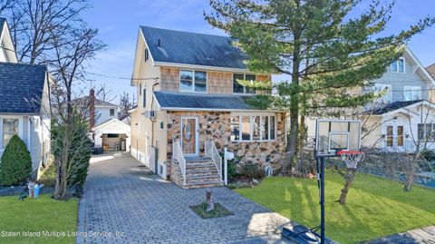 Photo of 63 Beacon Avenue, Staten Island, NY 10306 (MLS # 1160202)