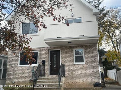 Photo of 36 Tillman Street #1, Staten Island, NY 10314 (MLS # 2400056)