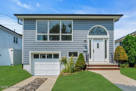 Photo of 573 Rathbun Avenue, Staten Island, NY 10312 (MLS # 2404736)