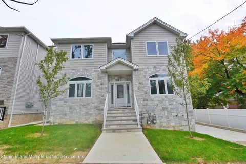 Photo of 196 Bennett Avenue, Staten Island, NY 10312 (MLS # 1164982)