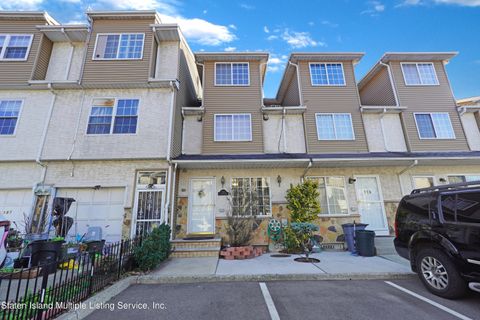 Photo of 111 Long Pond Lane, Staten Island, NY 10304 (MLS # 1165887)