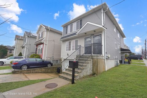 Photo of 2766 Richmond Terrace, Staten Island, NY 10303 (MLS # 2402150)
