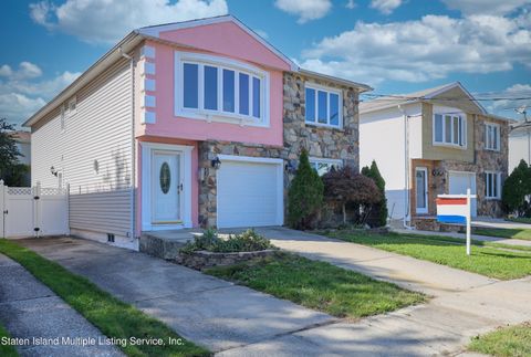 Photo of 184 Lovelace Avenue, Staten Island, NY 10312 (MLS # 1164806)