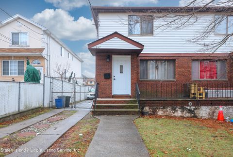 Photo of 247 Maryland Avenue, Staten Island, NY 10305 (MLS # 2400524)
