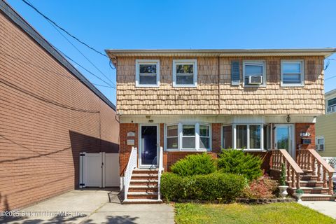 Photo of 271 Seaver Avenue, Staten Island, NY 10305 (MLS # 2505081)