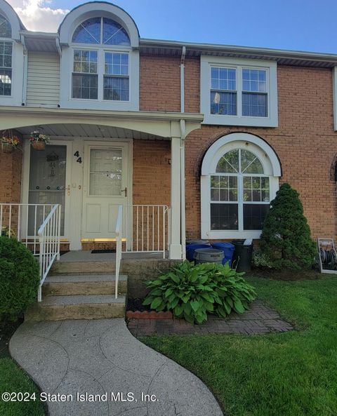 Photo of 44 Debbie Street #12a, Staten Island, NY 10314 (MLS # 2403328)