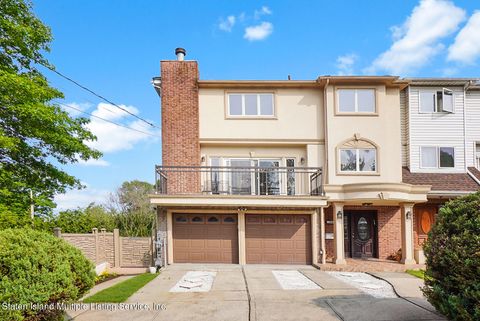 Photo of 120 Northern Boulevard, Staten Island, NY 10301 (MLS # 1162252)