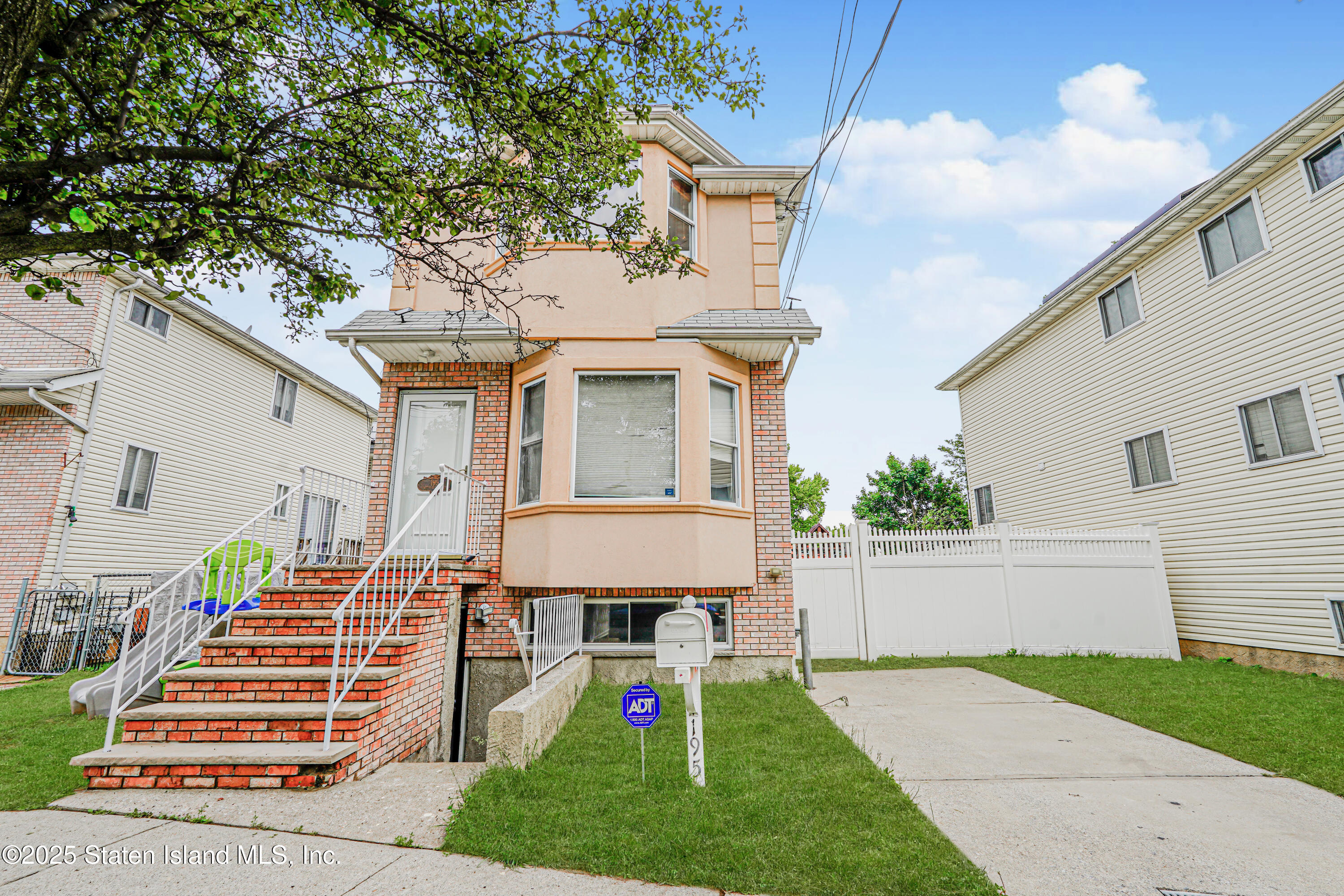 195 Netherland Avenue, Staten Island, New York image 3