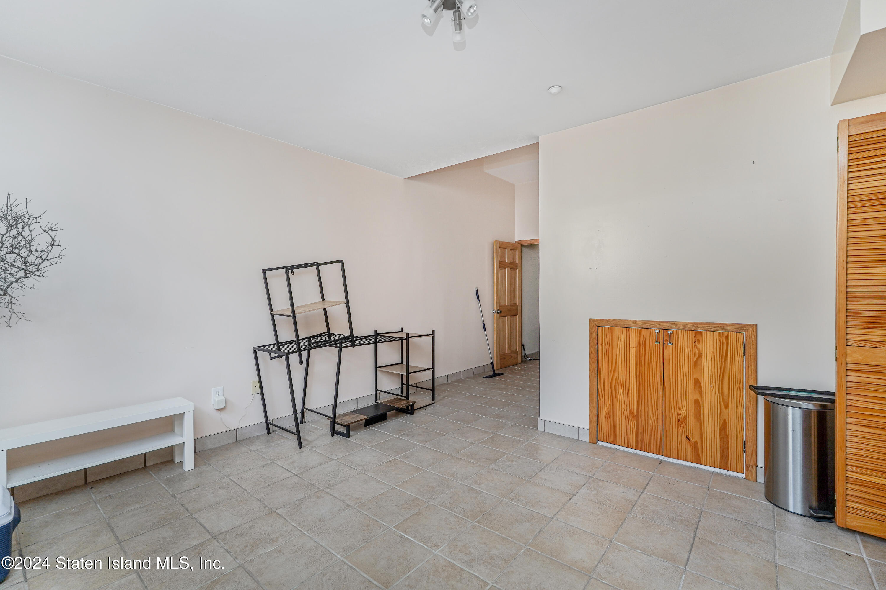 134 Alex Circle, Staten Island, New York image 3