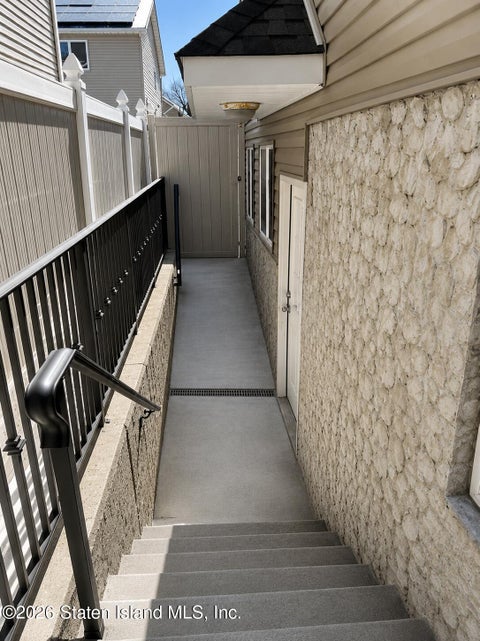 Apartment For Rent - 618 Rathbun Avenue #2<br/> Richmond County, Staten Island, NY 10312