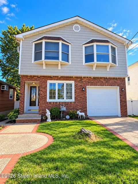 Photo of 479 Bloomingdale Road, Staten Island, NY 10309 (MLS # 2606004)