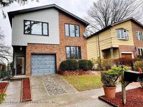 Photo of 31 Denton Place, Staten Island, NY 10314 (MLS # 2400681)