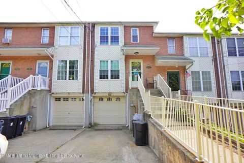 Photo of 182 Brehaut Avenue, Staten Island, NY 10307 (MLS # 1161873)