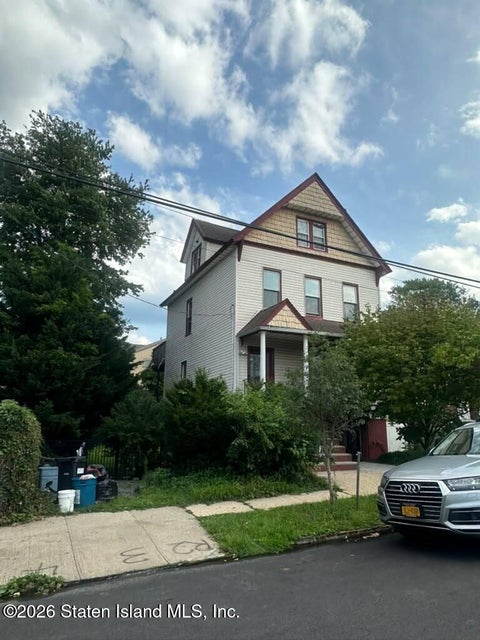 Photo of 50 Clifton Avenue, Staten Island, NY 10305 (MLS # 2604169)