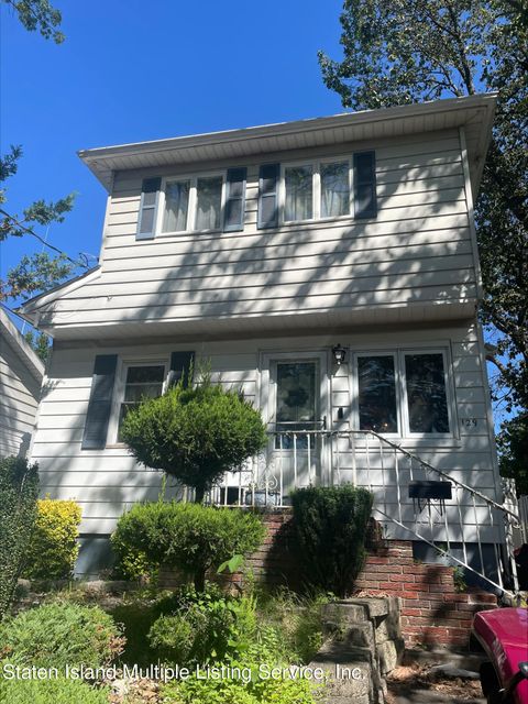 Photo of 129 Pittsville Avenue, Staten Island, NY 10307 (MLS # 1164096)