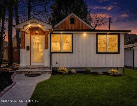 Photo of 249 Lindenwood Road, Staten Island, NY 10308 (MLS # 2602474)