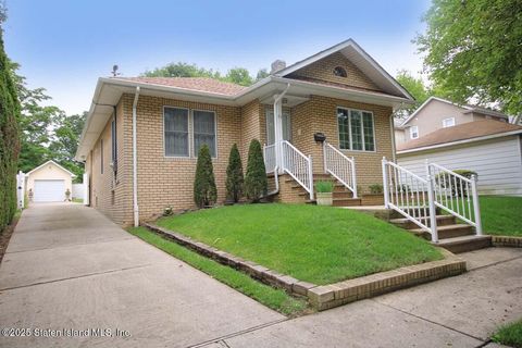 Photo of 27 Sommers Lane, Staten Island, NY 10314 (MLS # 2503600)