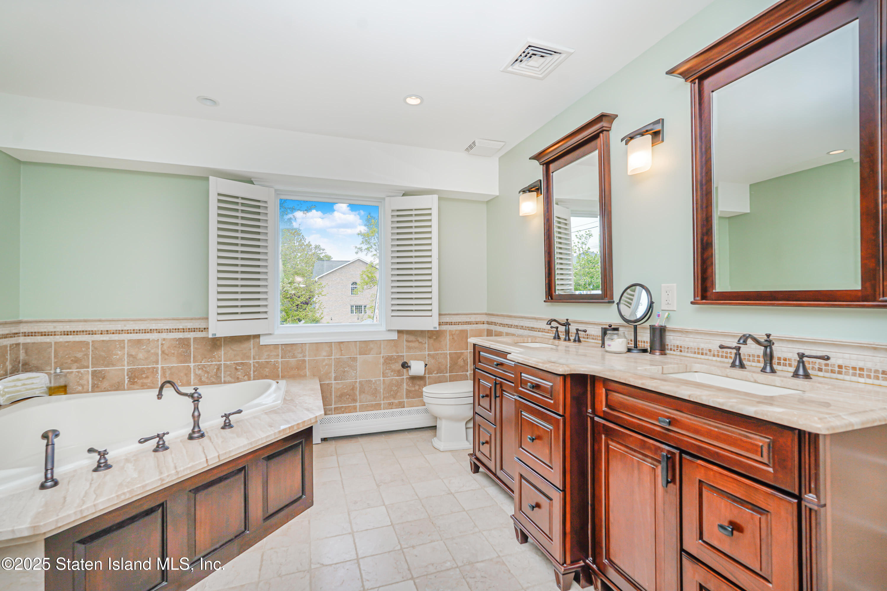 237 Bayview Avenue, Staten Island, New York image 30