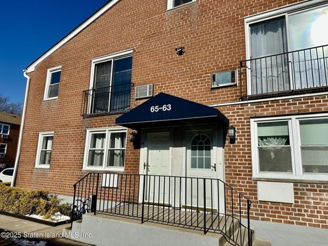 Photo of 65 Vera Street, Staten Island, NY 10305 (MLS # 2504372)