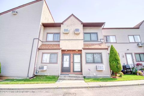 Photo of 360 Barlow Avenue #5a, Staten Island, NY 10308 (MLS # 2602141)