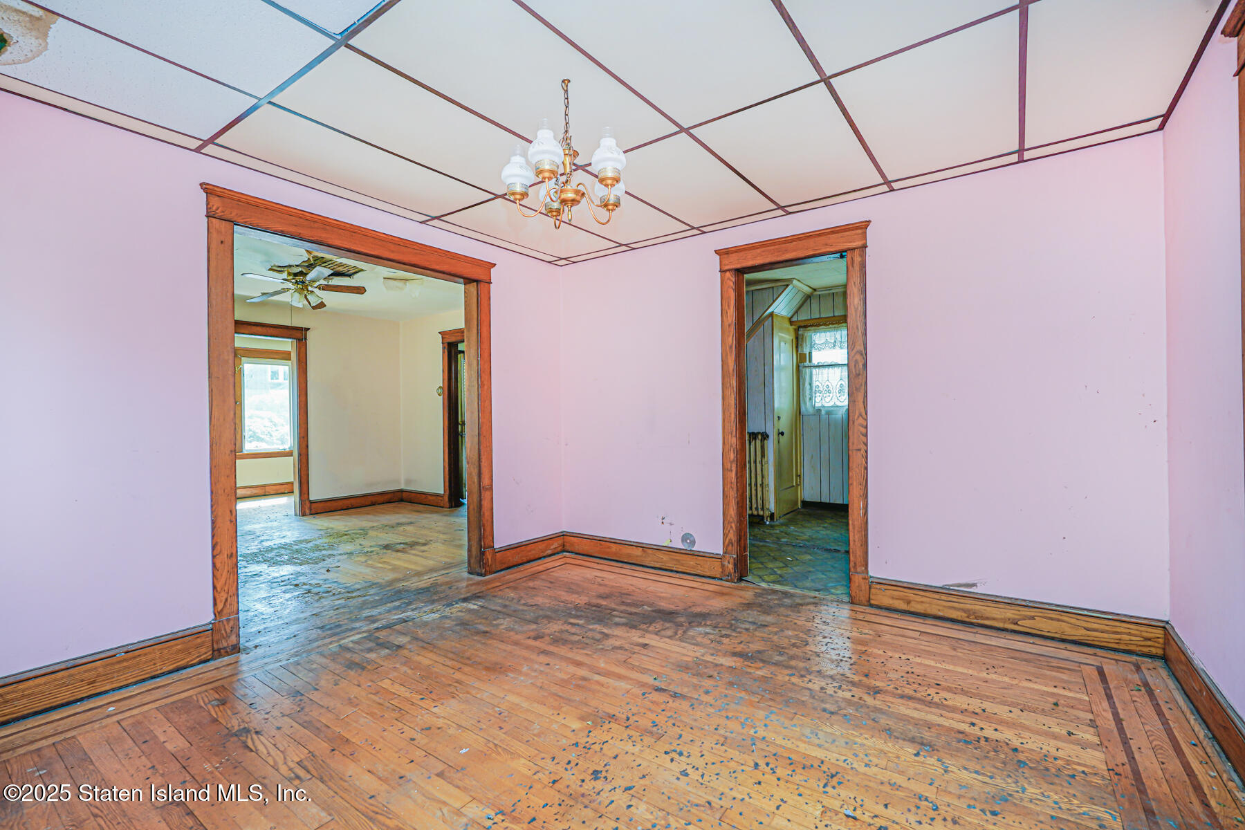 233 Locust Avenue, Staten Island, New York image 9