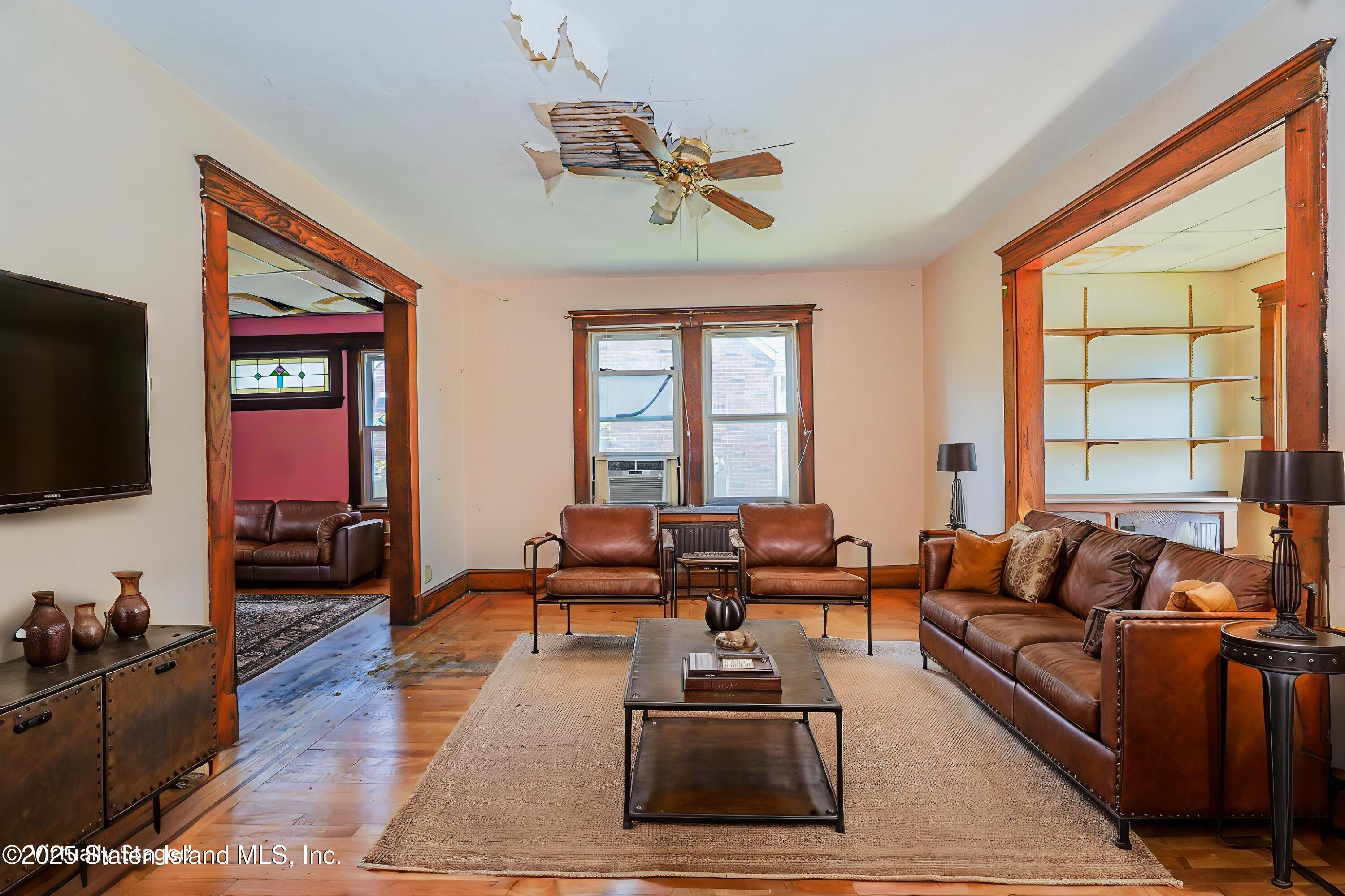 233 Locust Avenue, Staten Island, New York image 11