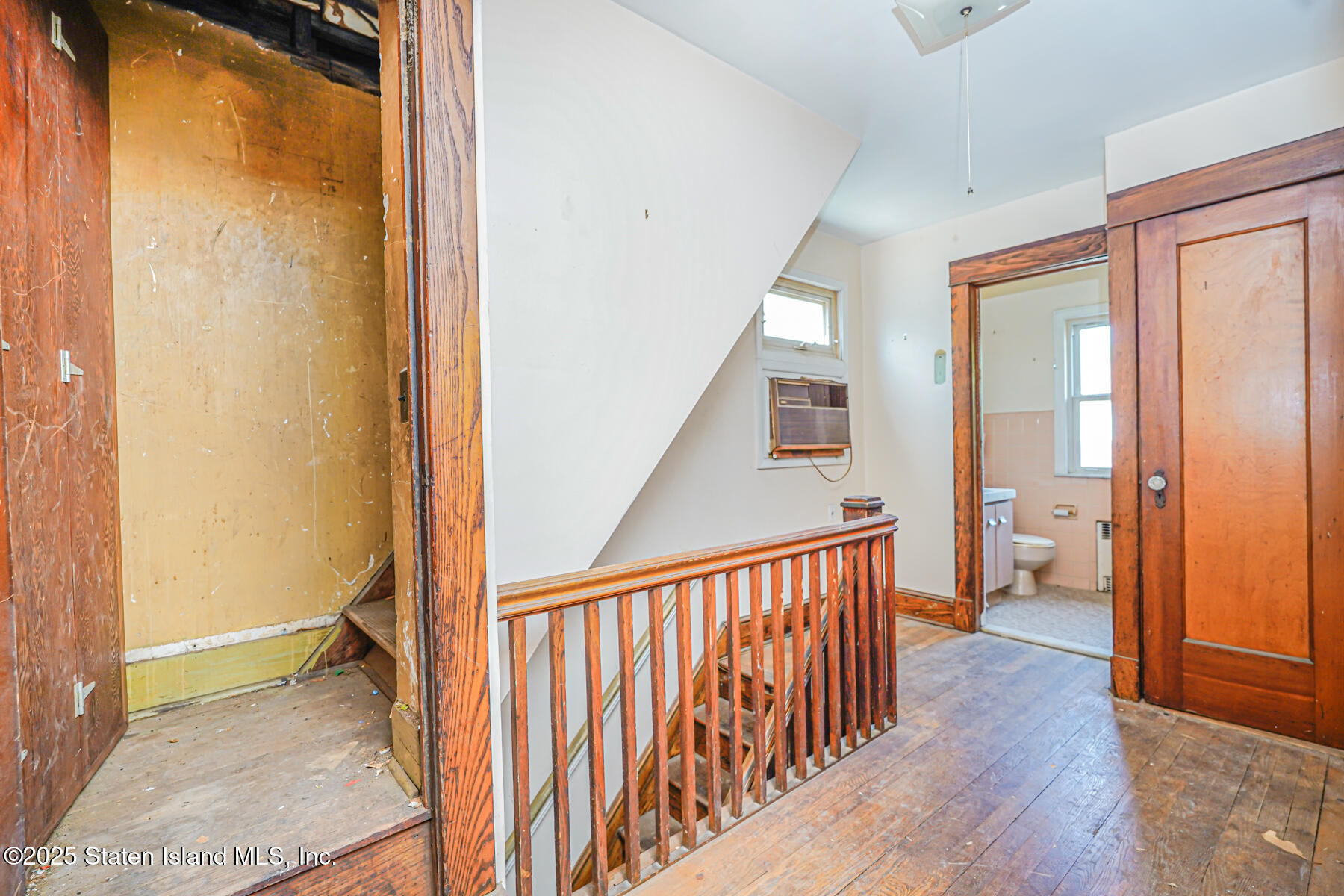 233 Locust Avenue, Staten Island, New York image 17