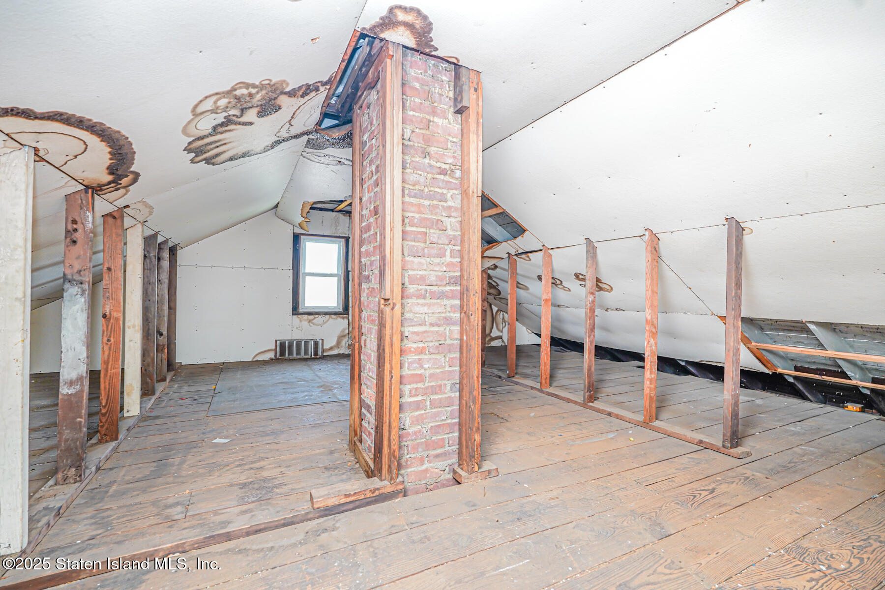 233 Locust Avenue, Staten Island, New York image 26