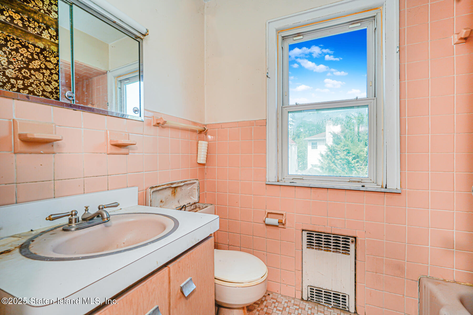 233 Locust Avenue, Staten Island, New York image 22