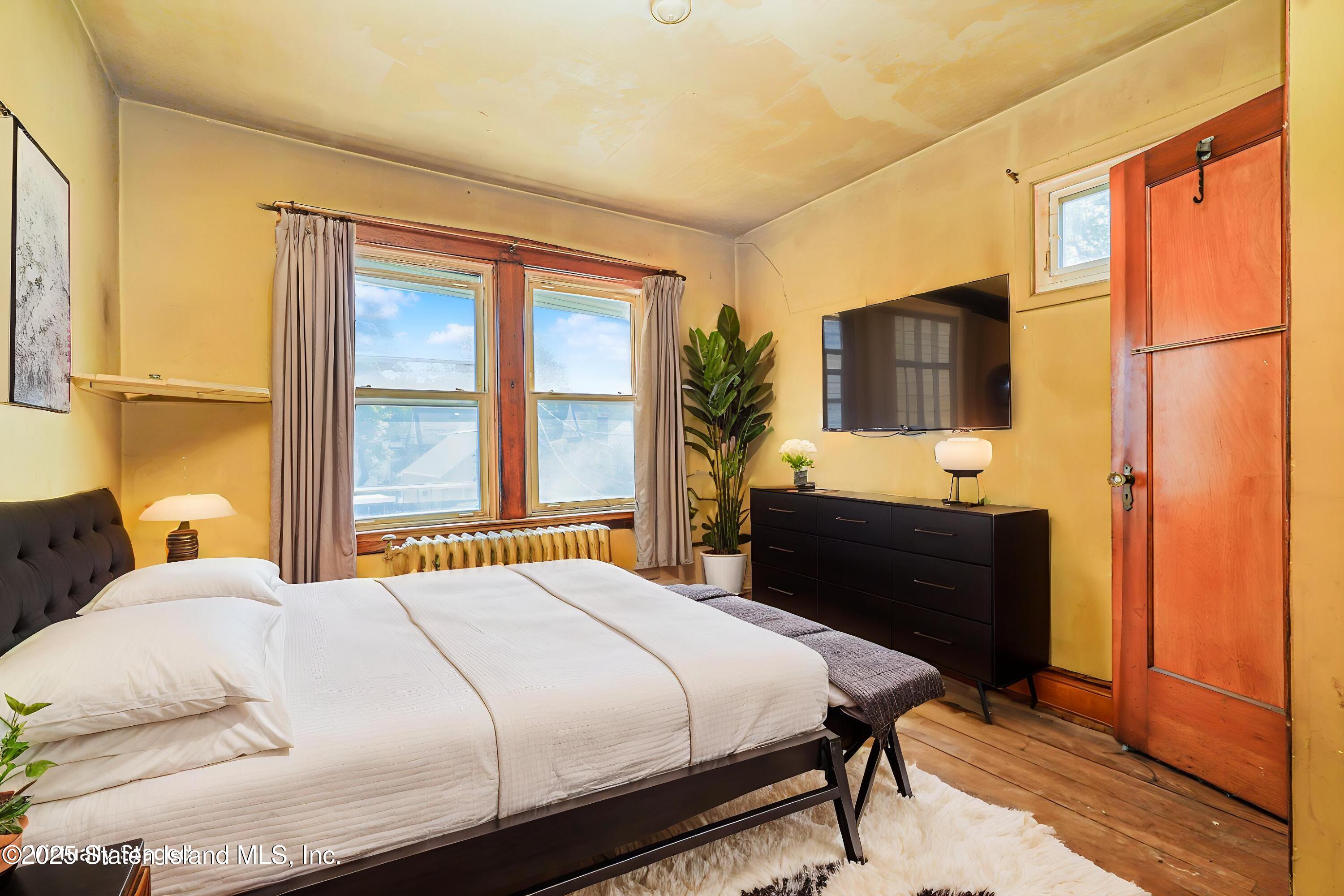 233 Locust Avenue, Staten Island, New York image 21