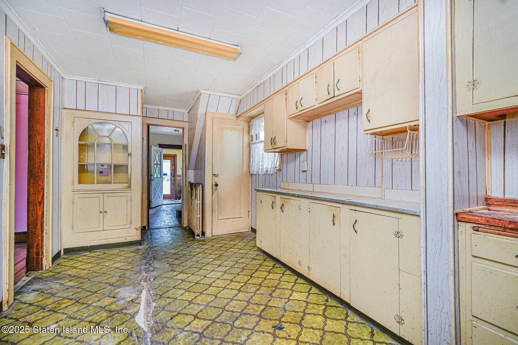 233 Locust Avenue, Staten Island, New York image 13