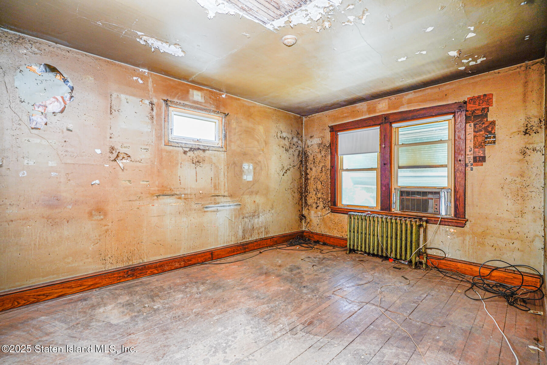 233 Locust Avenue, Staten Island, New York image 25